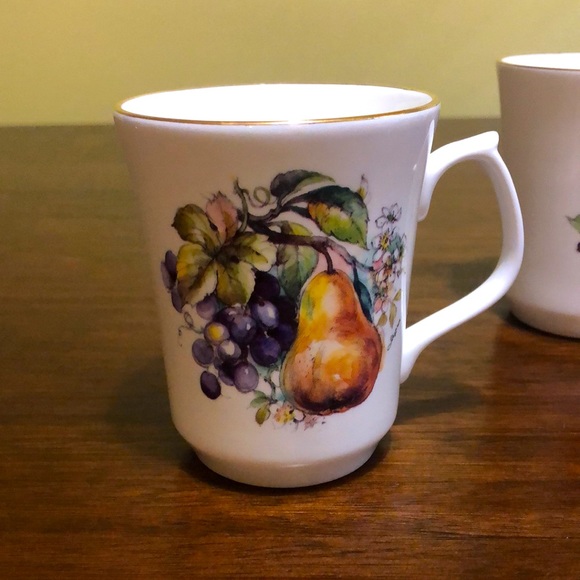 Vintage Set of 2 Jason fine bone china mugs - red apples, pear/grapes - Picture 7 of 10